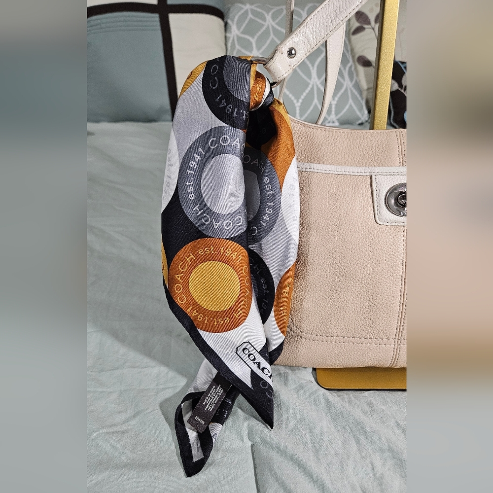 Coach Beige Shoulder Bag with Scarf and Wallet - Picture 9 of 15